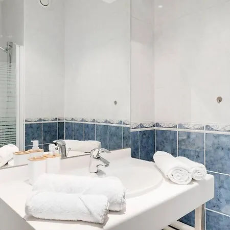 Le Petit Sainte-anne Apartment *